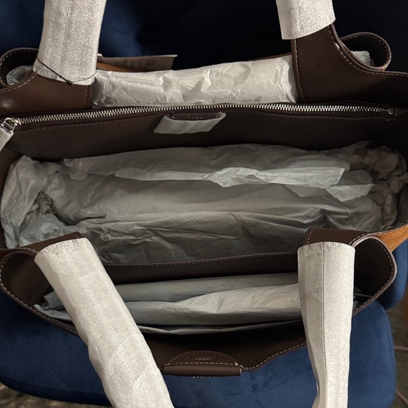 DKNY Tan Tote Bag defects as seen in pics - Picture 2 of 8